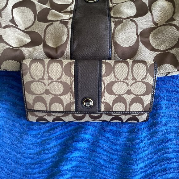 Purse & Wallet - Picture 2 of 3